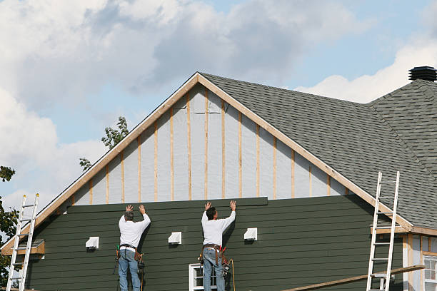 Professional Siding Replacement technician working in Sugar Grove, OH